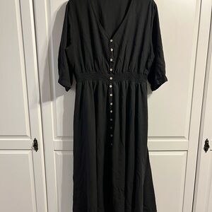 Chic Black V-Neck Buttoned Dress